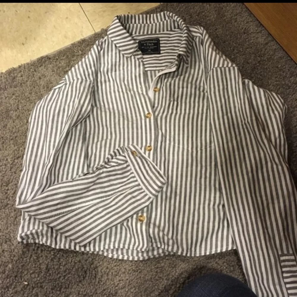 !Abercrombie Button Down Top
